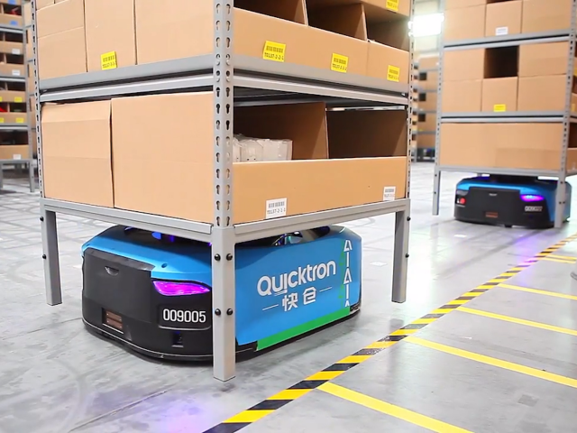take-a-look-inside-alibabas-smart-warehouse-where-robots-do-70-of-the-work-640x480